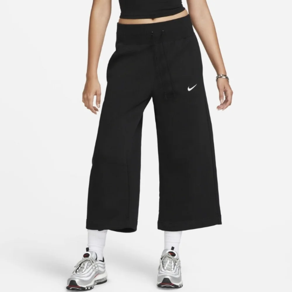 Nike Sportswear Phoenix Fleece High-Waisted Cropped Wide-Leg Sweatpants Black XS